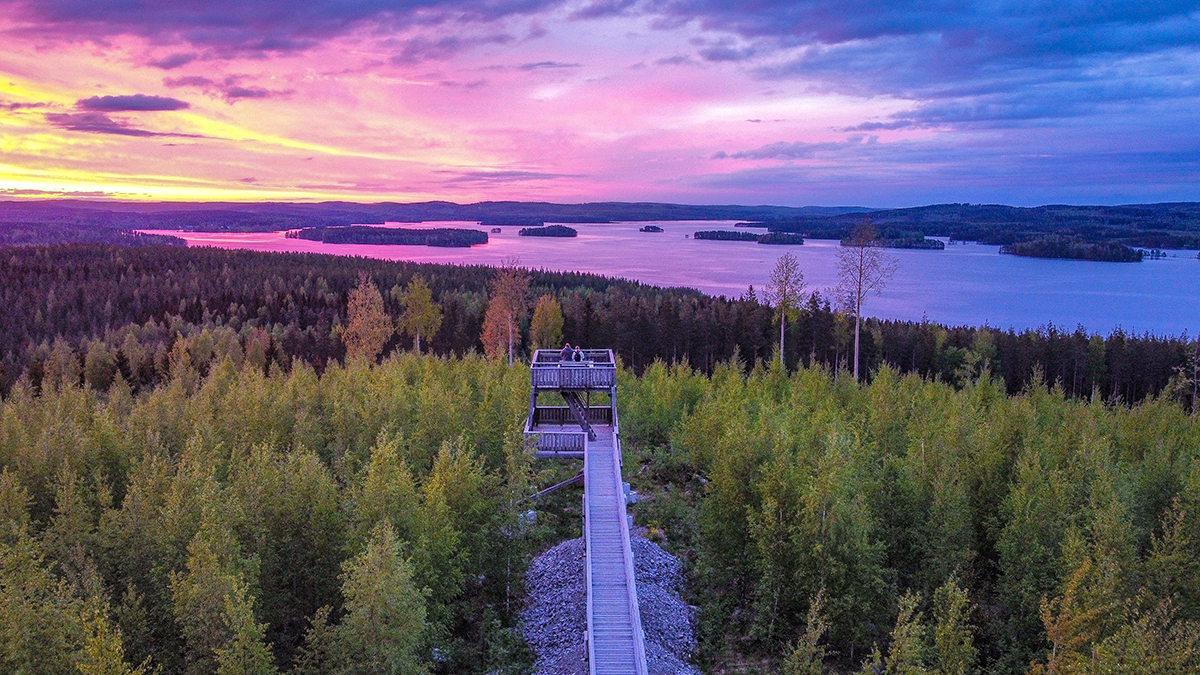 Kaunis maisema ja näkötorni.