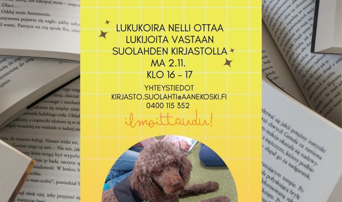 Lukukoira Nelli Suolahden kirjastossa