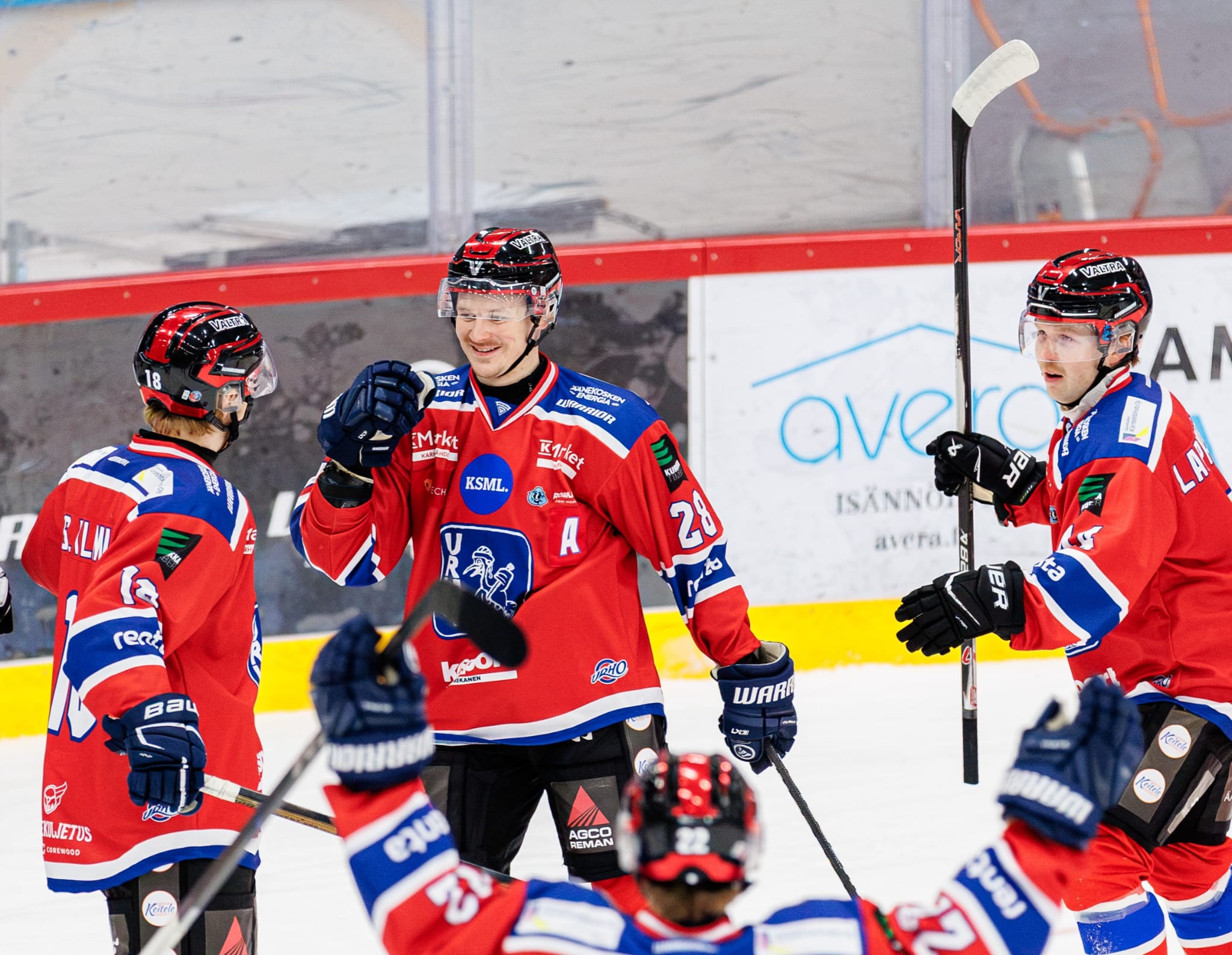 Urhon pelaajia jääkiekko-ottelussa