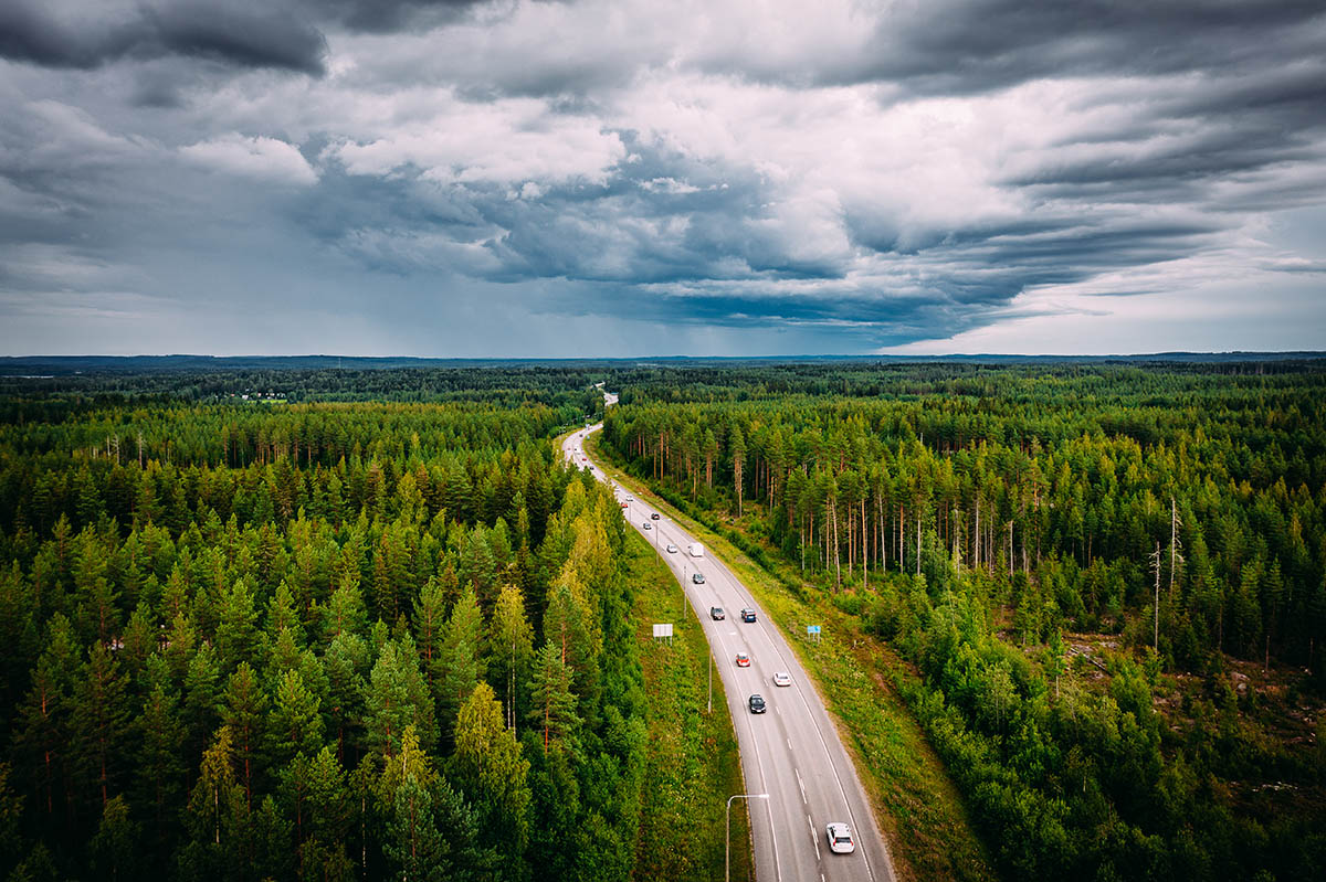 Ilmakuva autotiestä.